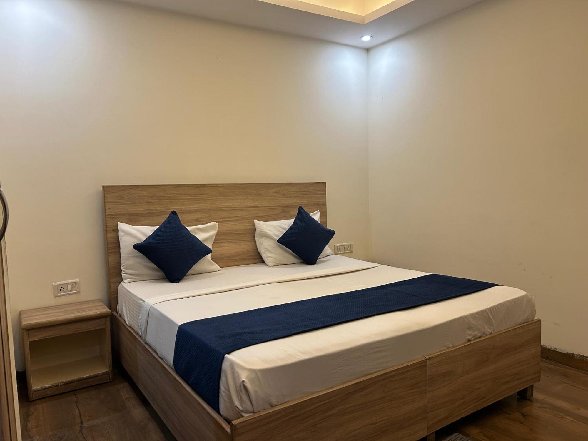 Hotel Aerocity Golden Close To New Delhi Airport Exterior foto
